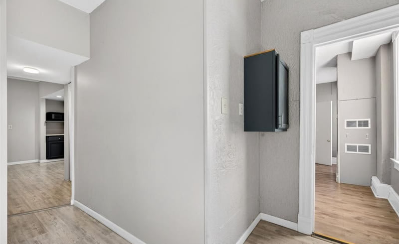 3005 S Compton Ave – photo 4