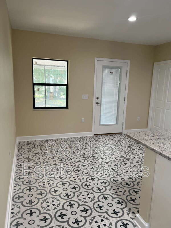 407 Ave A SE – photo 4