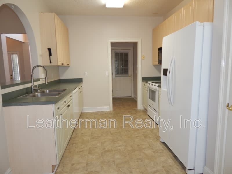 2109 Elderberry Dr – photo 4