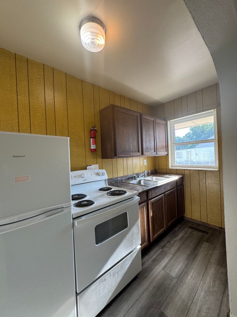 345 W 200 S C – photo 4