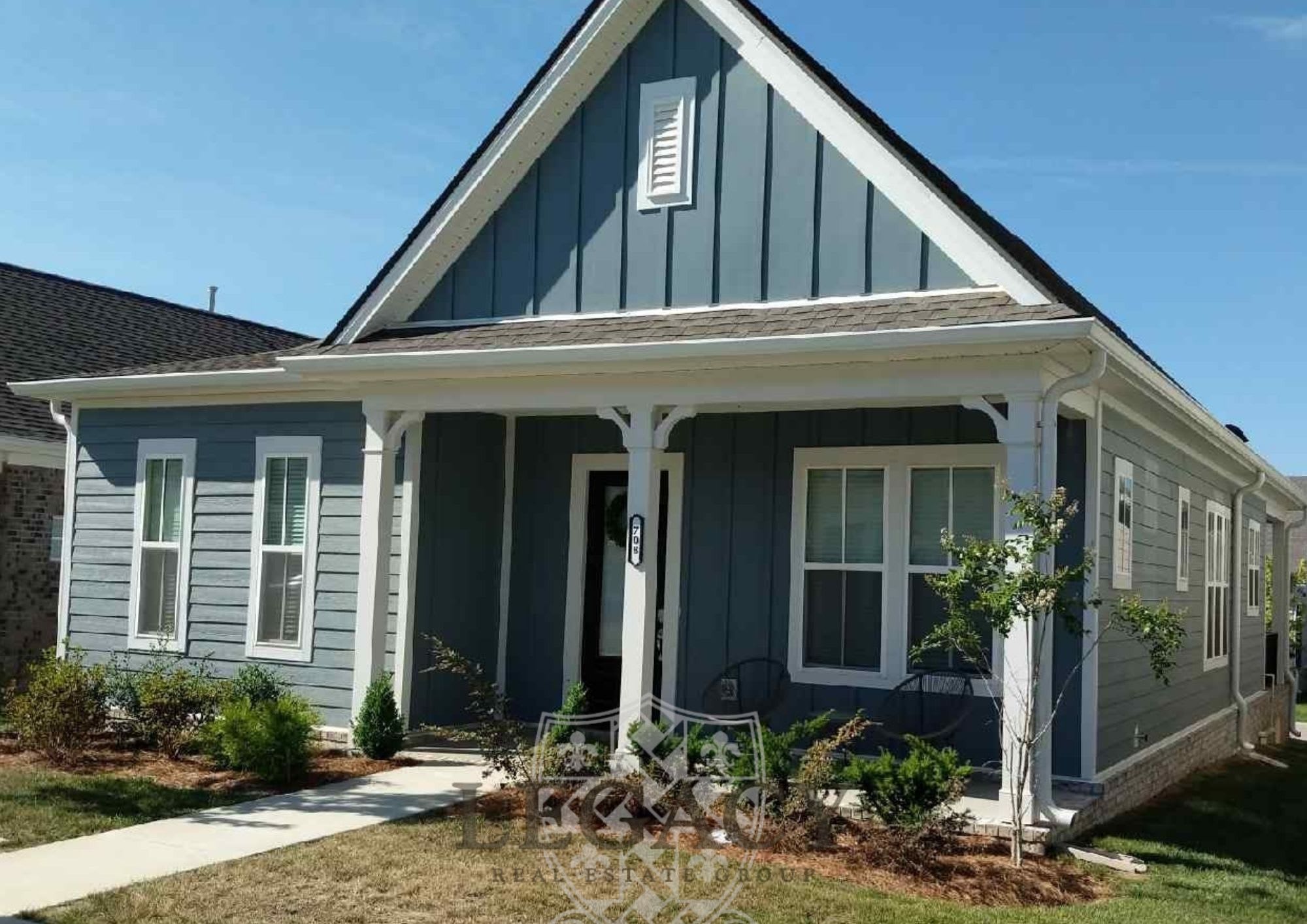 708 Goswell Drive – photo 2