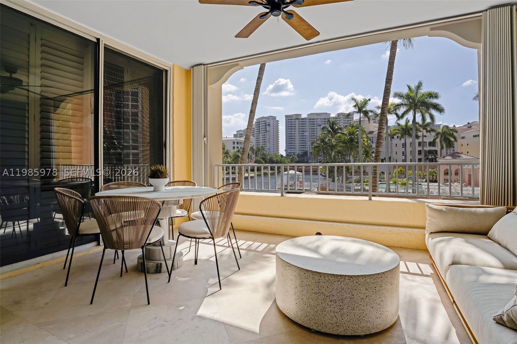 725 Crandon Blvd – photo 1