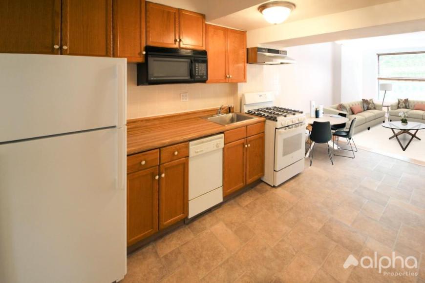 341 1St Ave – photo 4