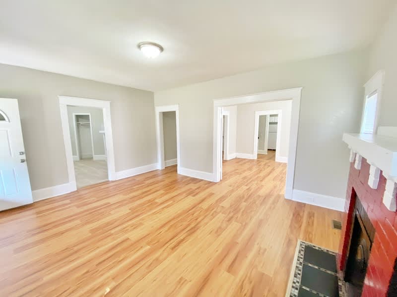 805 Douglas Street – photo 3