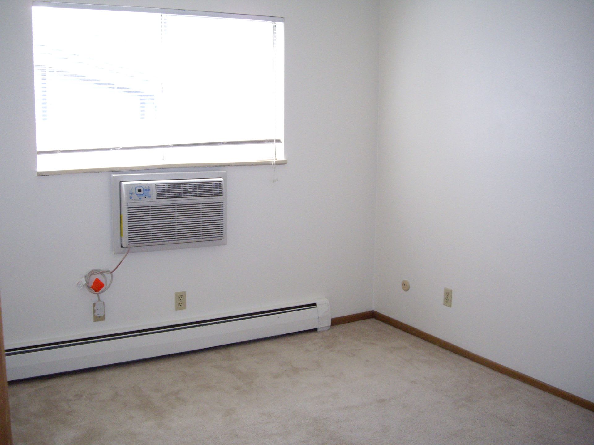 Beautiful 2 Bedroom Town Home – photo 4