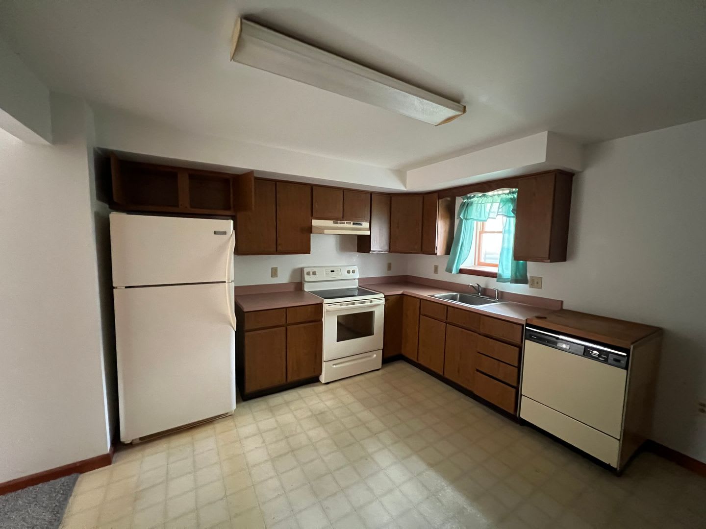 301 East Elm Street – photo 5