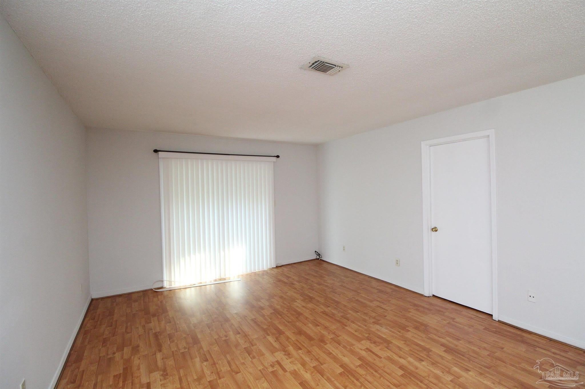 50 Fulton Ave – photo 3