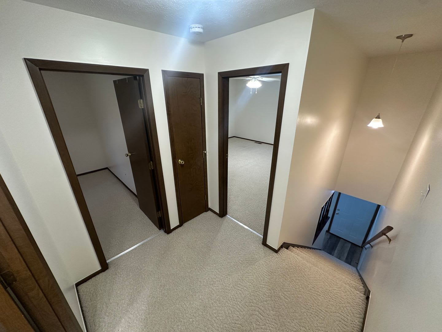 COMING SOON!! SPACIOUS TOWNHOME IN WILLOW TERRACE – photo 5