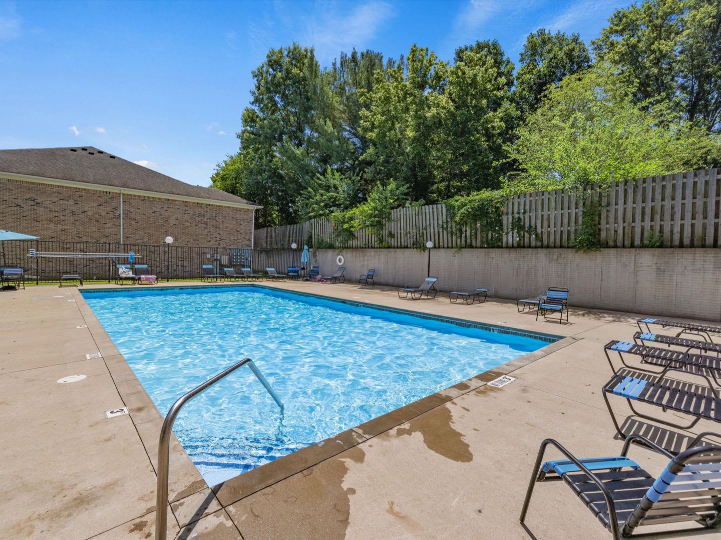Castle Schools*********Affordable**********Newburgh Indiana 2 Bedroom – photo 3