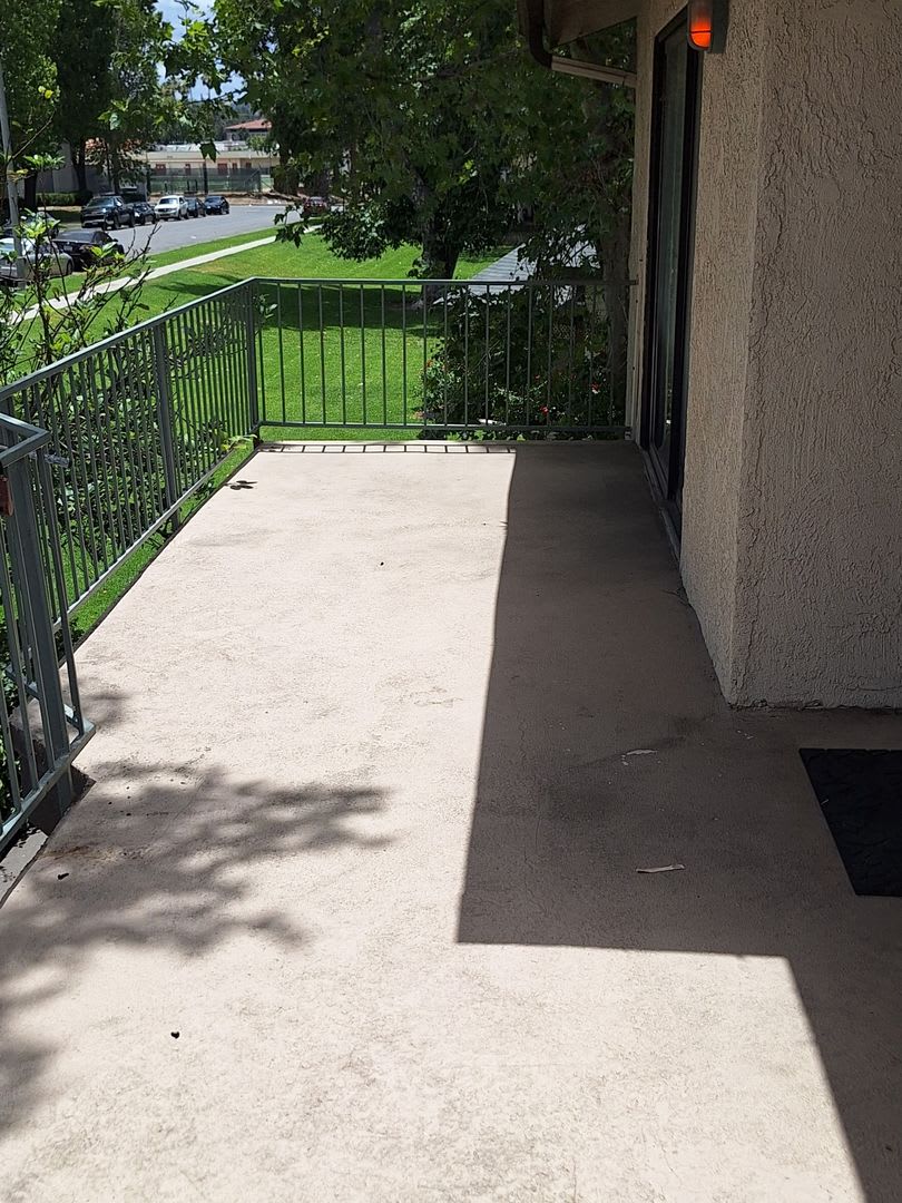 **Move In Special** 2 Bedrooms in the City of Redlands – photo 3