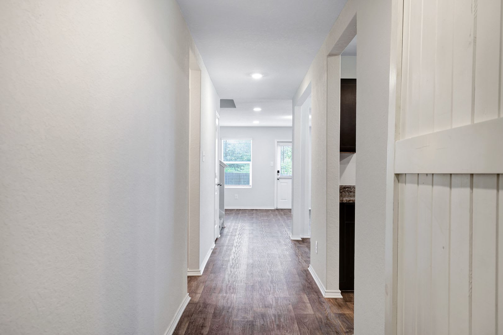 Move In Special Two Weeks Free Exquisite Two Story Residence With Office Serene Backyard Retreat – photo 4