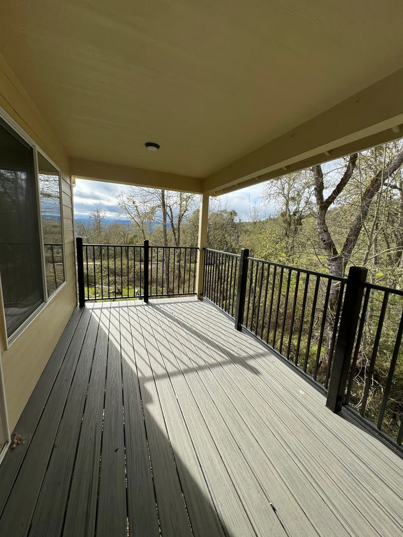 Newer 2 bedroom 2 bath home with office in 55+ Community – photo 5
