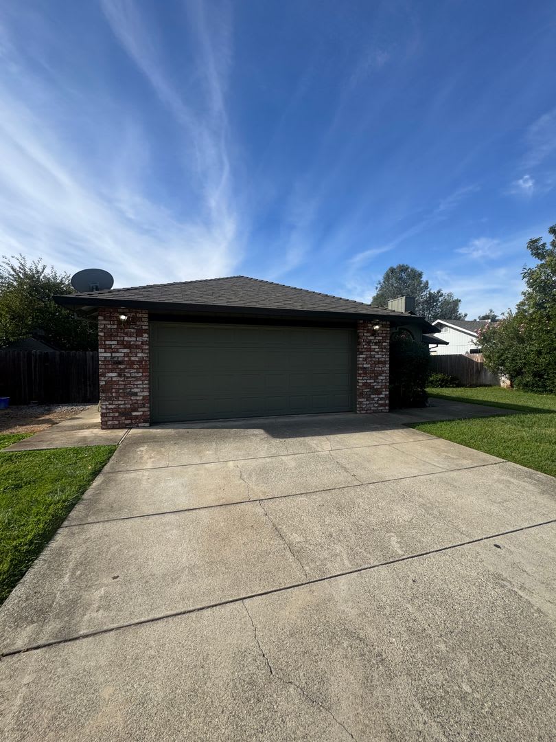 SPACIOUS 4BED / 2BATH HOUSE IN CANDLEWOOD SUBDIVISION OFF SHASTA VIEW – photo 2