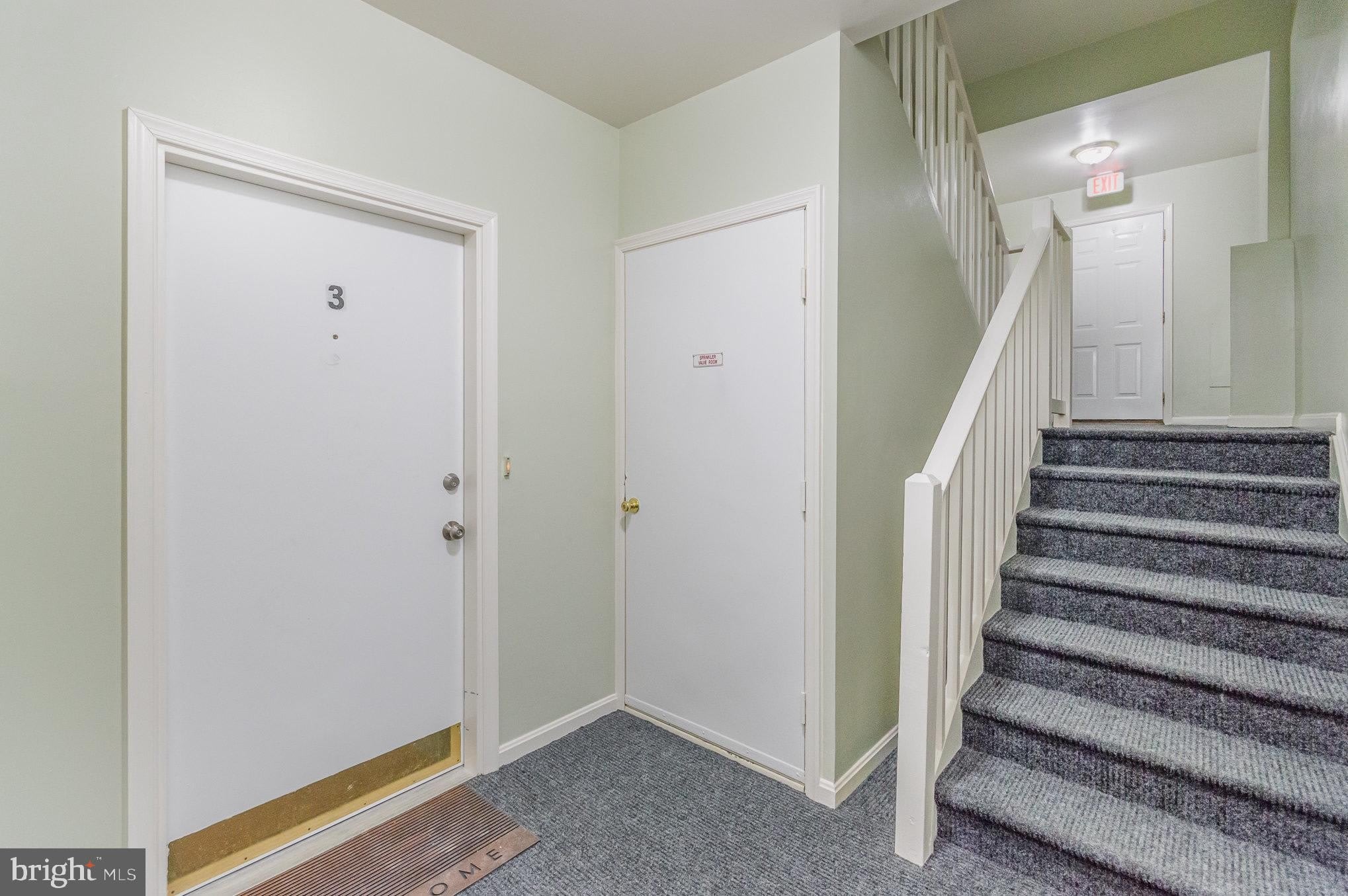100 GROSVENOR Lane – photo 5