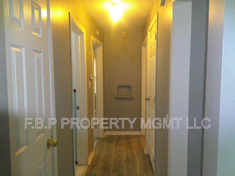 18545 Riverview St – photo 3