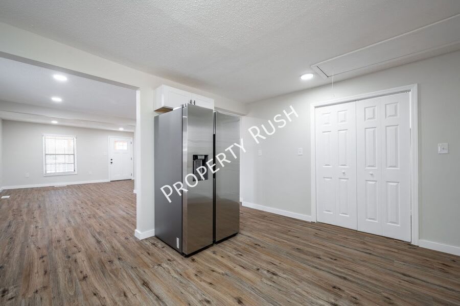 8229 Patterson Road – photo 5