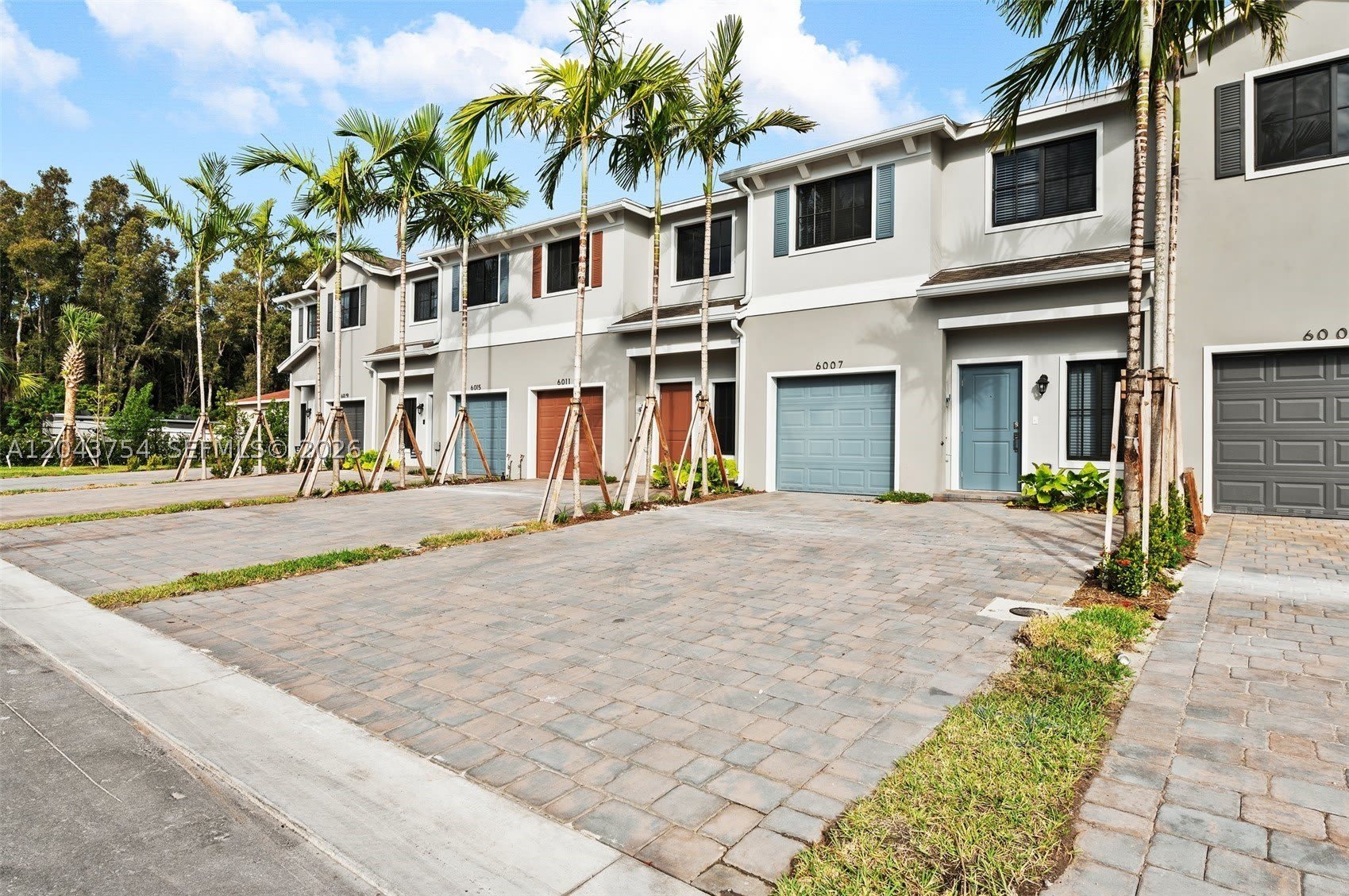 6007 Coralberry St – photo 2