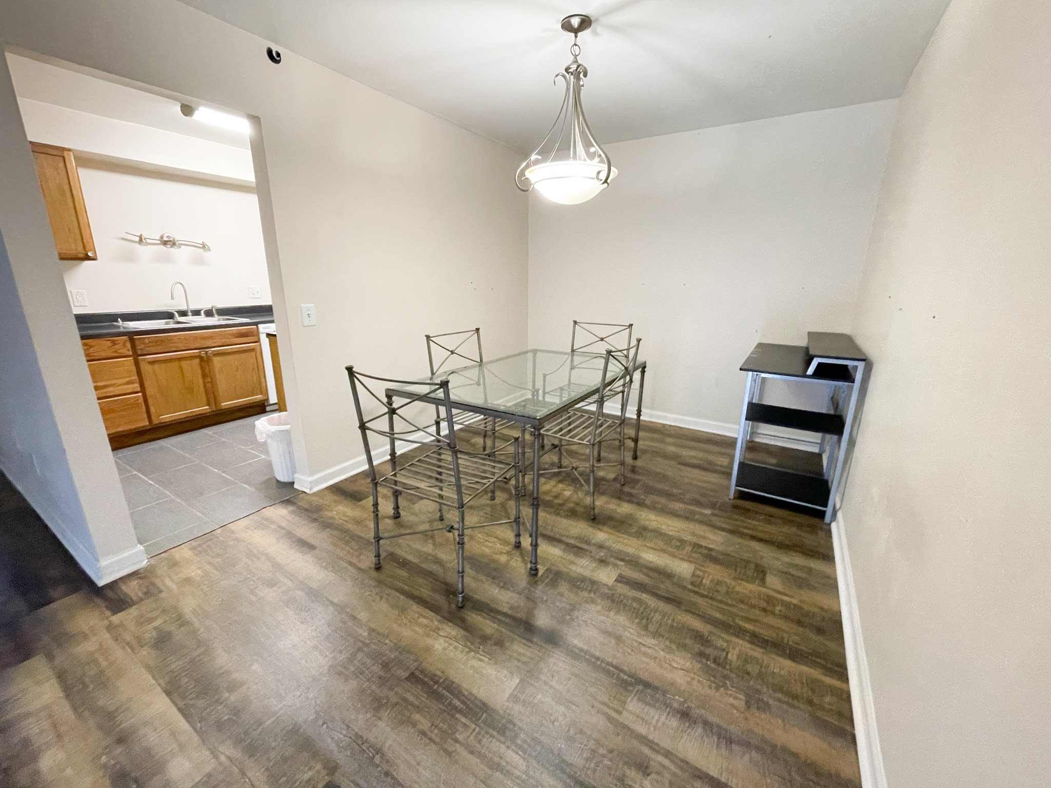 425 Cambout St – photo 4
