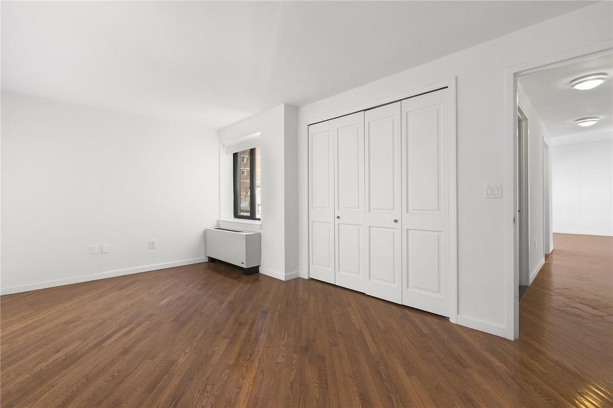 401 west 22nd street – photo 4