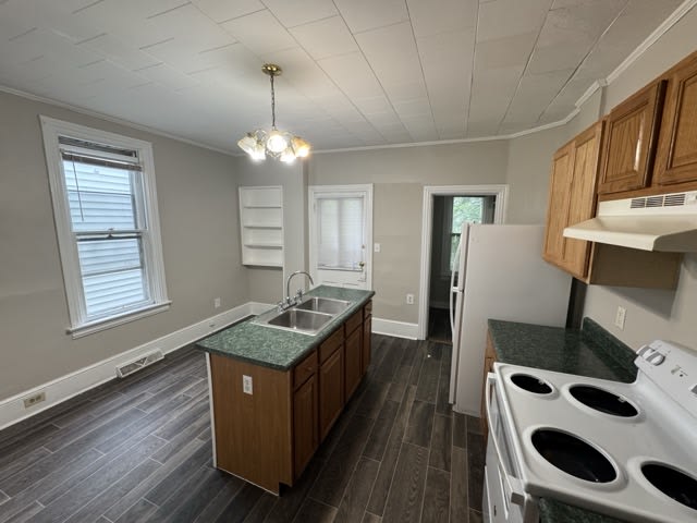 121 West John Street – photo 5