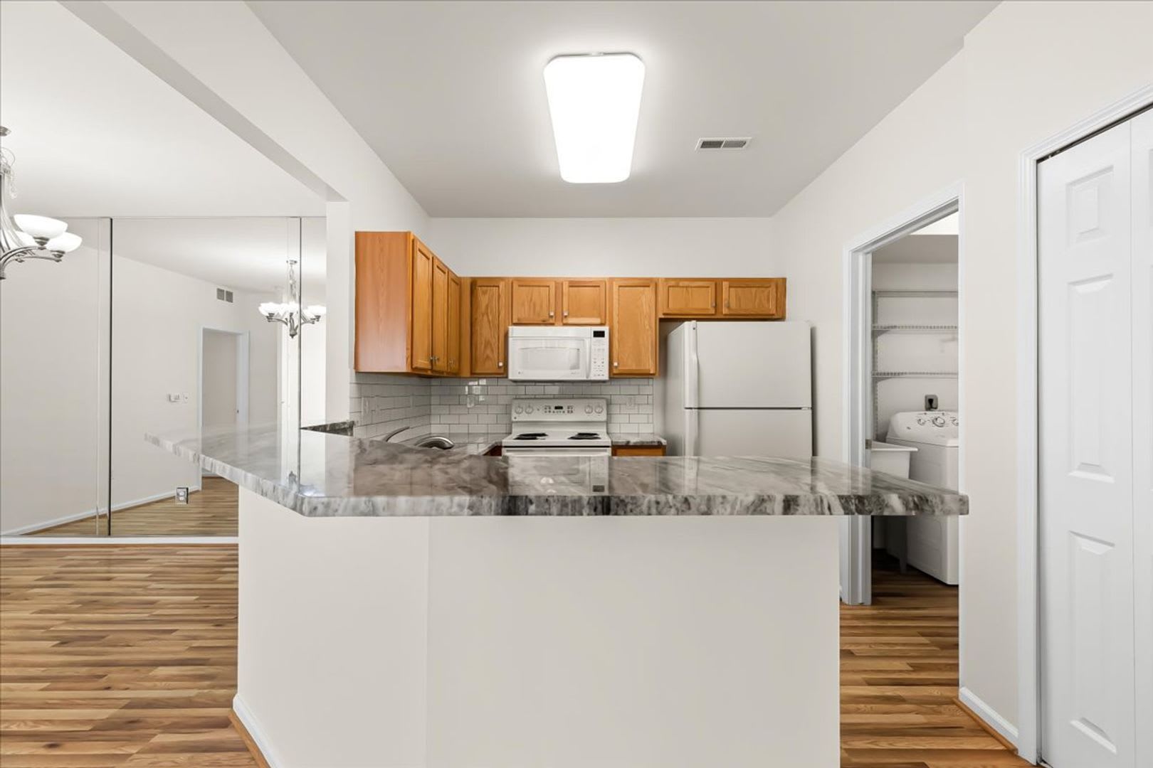 Maple Crossing Condo – Comfort, Convenience & Location – photo 3
