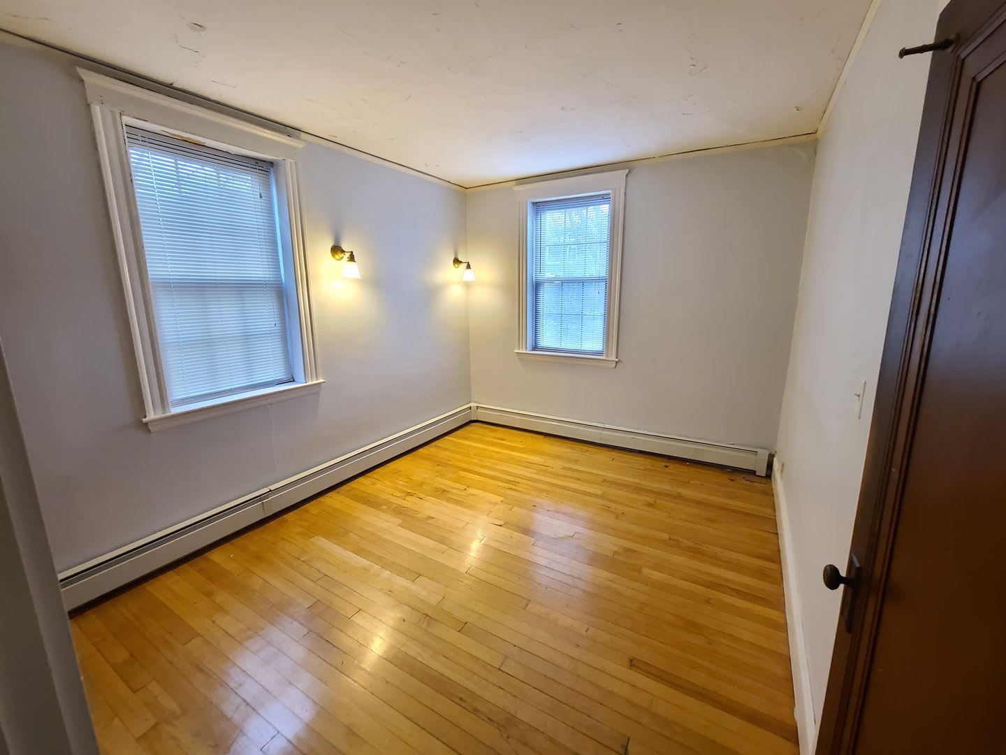 Beautiful unit with amazing Newtonville location available 9/1/26 – photo 4