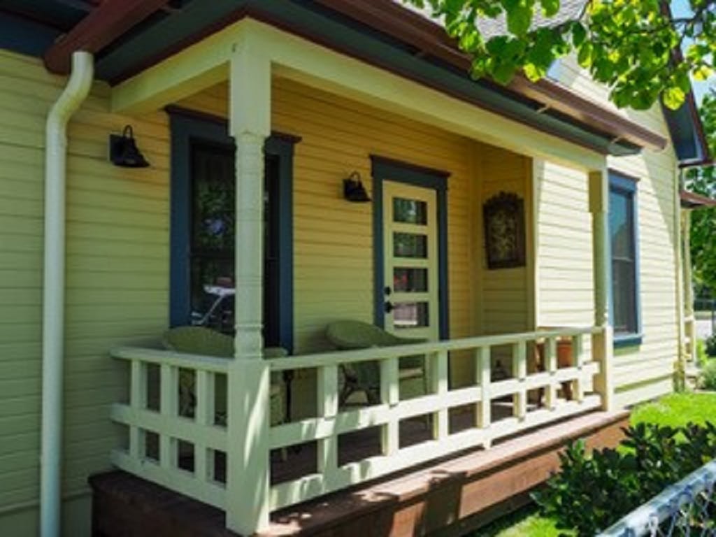 202 North Pleasant Street'VACATION RENTAL' – photo 5