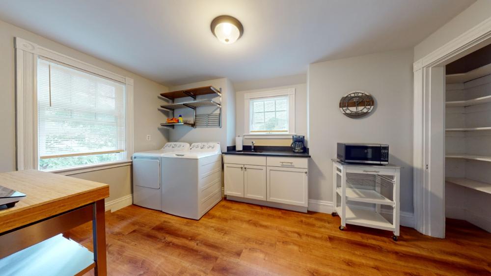 16 Linder Terrace – photo 4
