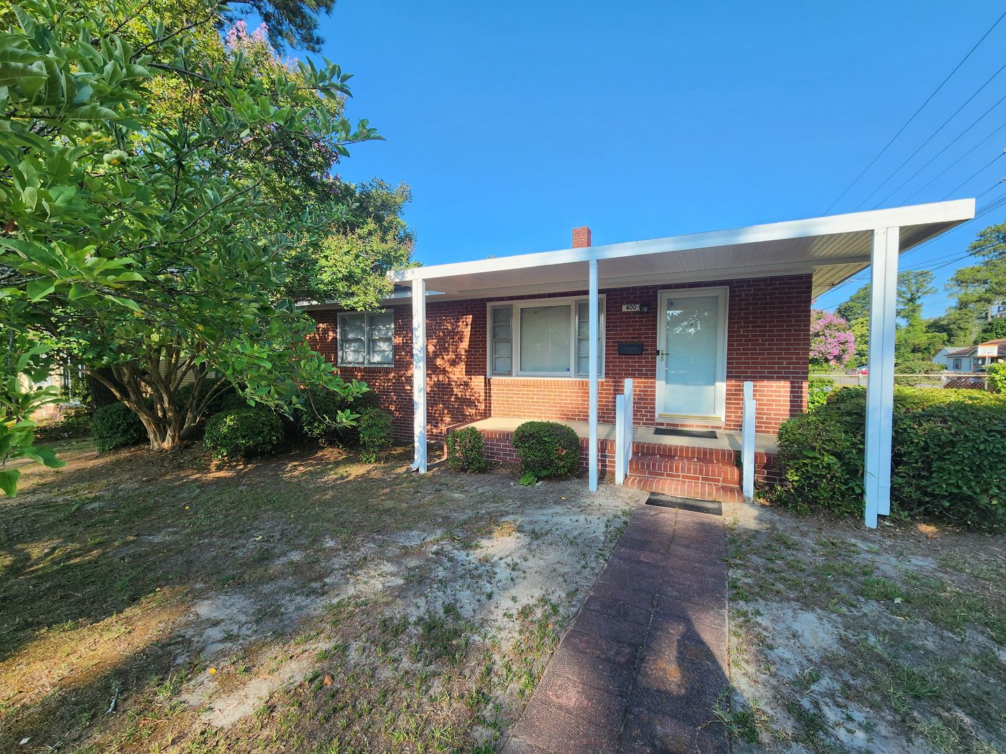 400 ROXIE AVE – photo 1
