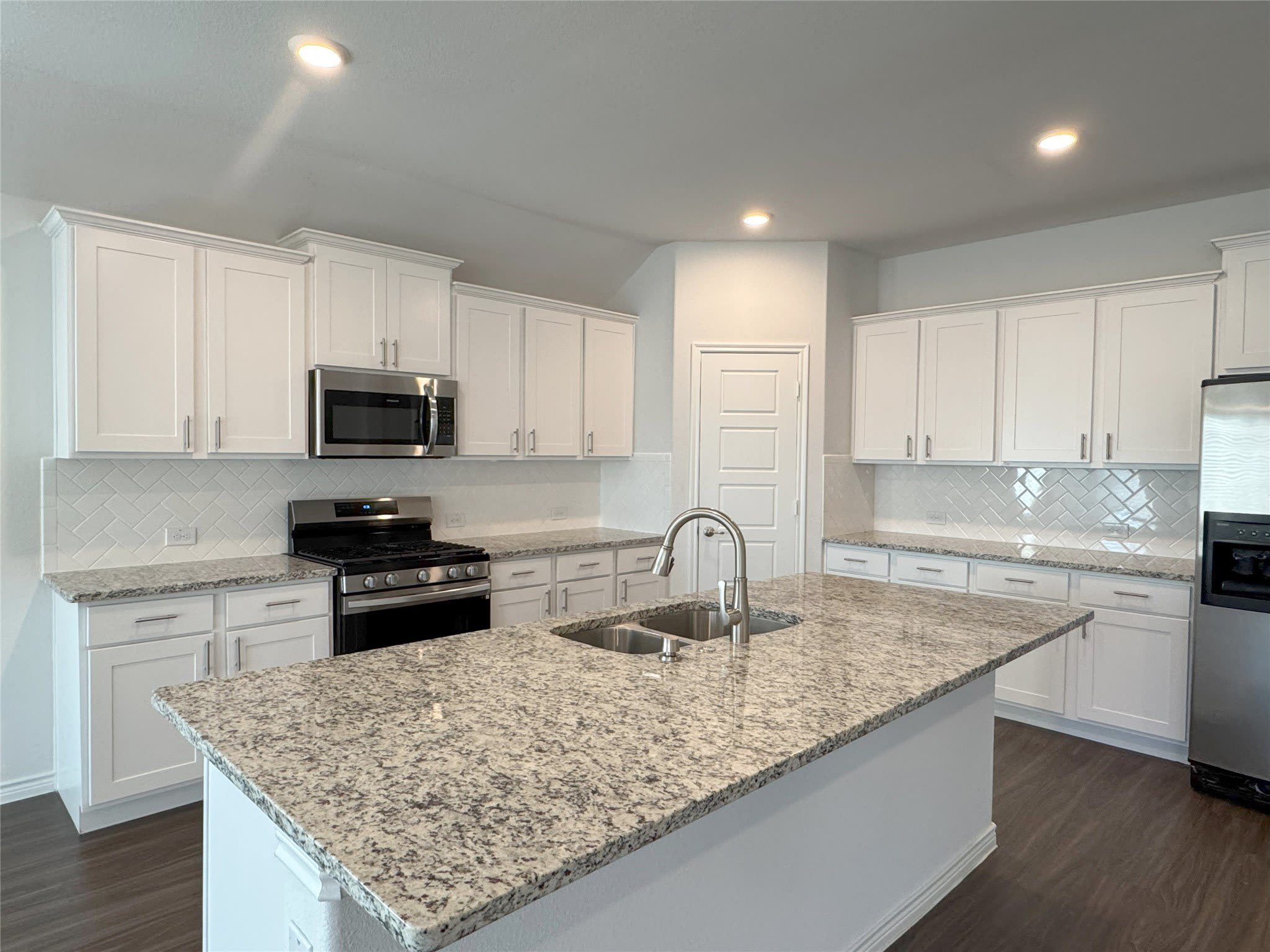 905 Berry Street – photo 3