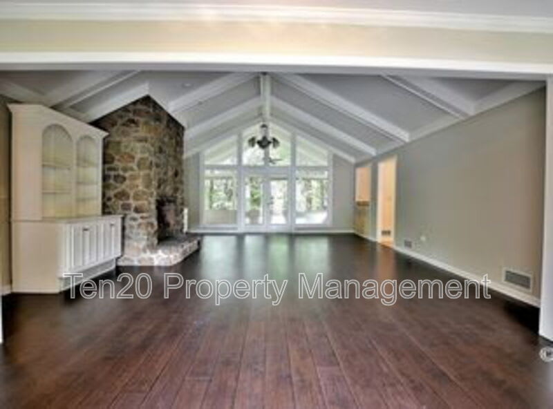 4720 Shenandoah Ct – photo 4