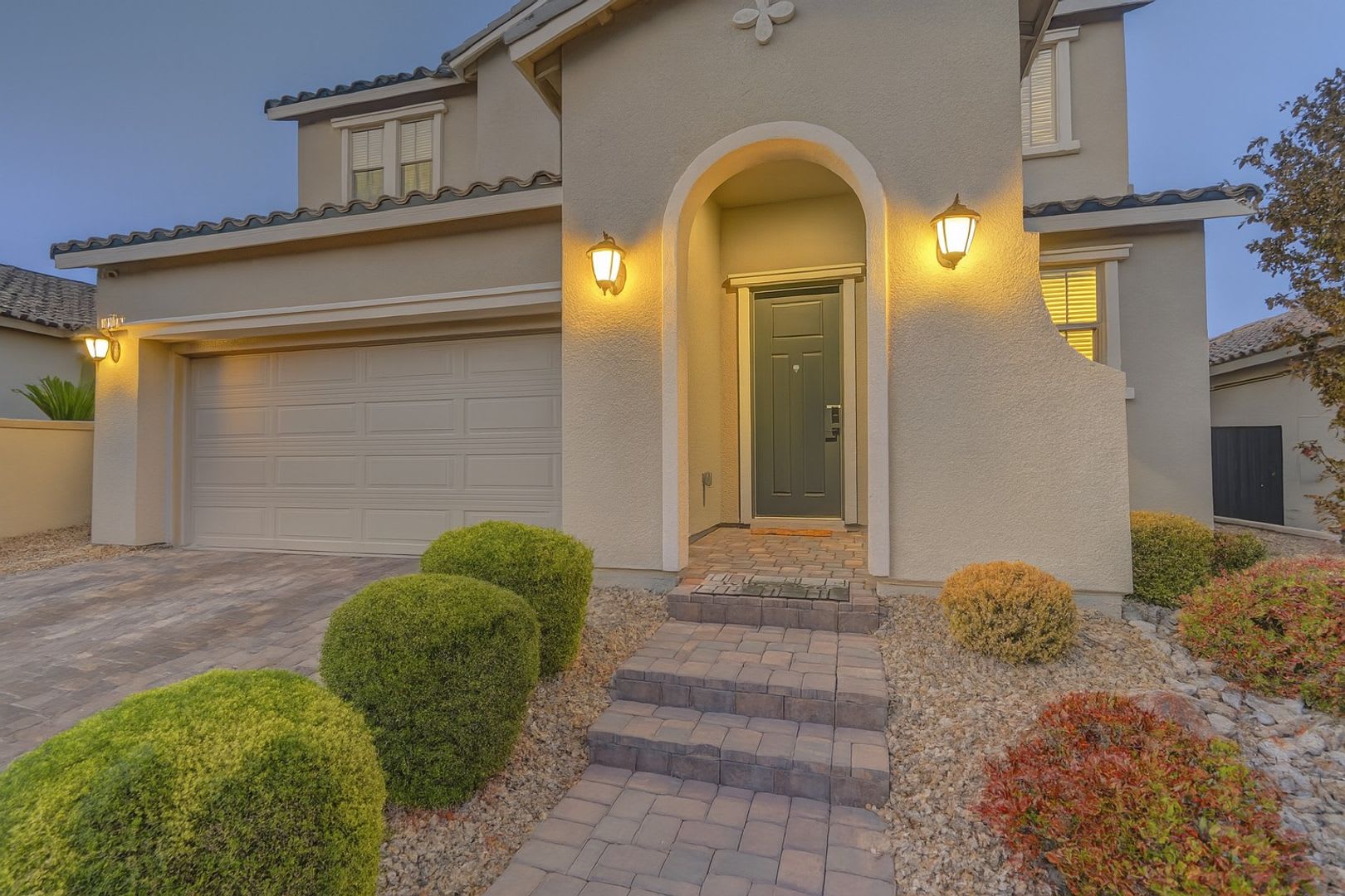 Discover your dream entertainer’s oasis at 426 Port Reggio Street – photo 3