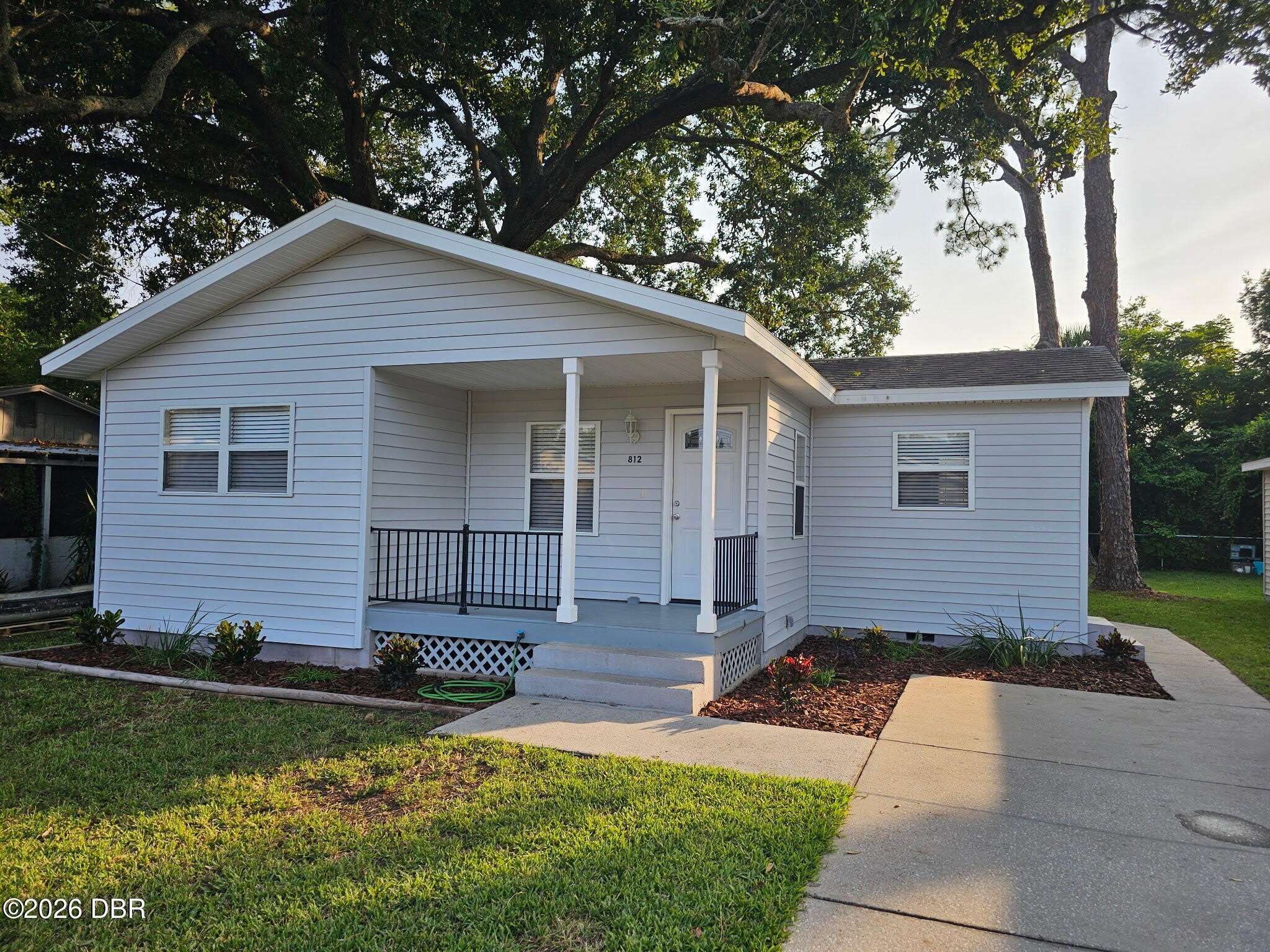 812 May Avenue – photo 1