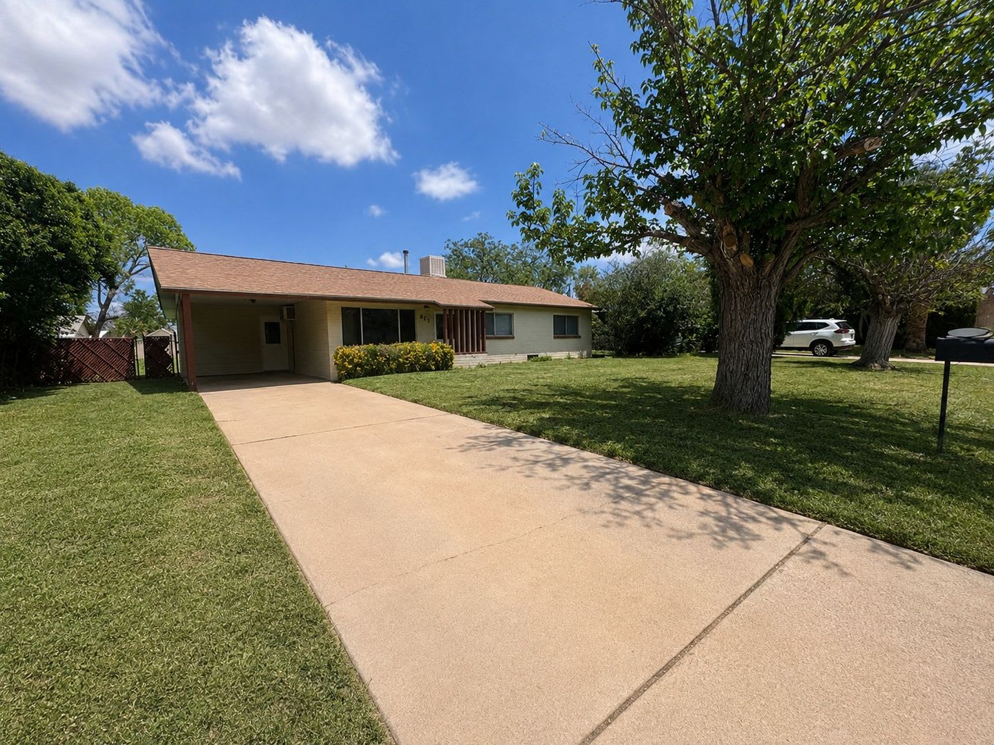 Nice 3-Bedroom, 2-Bath Home Near Fort Huachuca! – photo 1