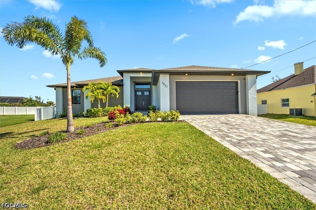 3527 SW 4th Lane – photo 2