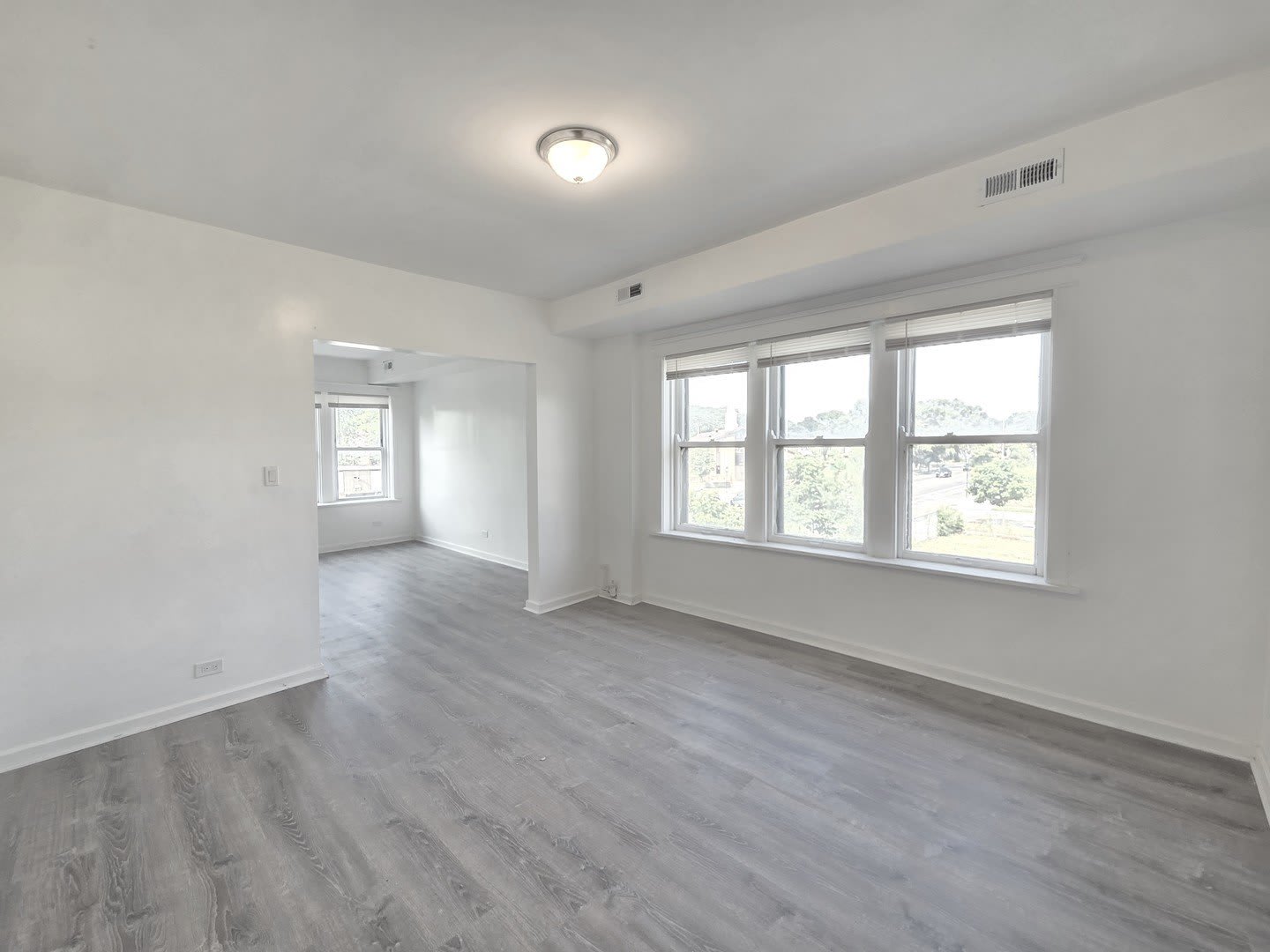1943 W 63rd Street – photo 3