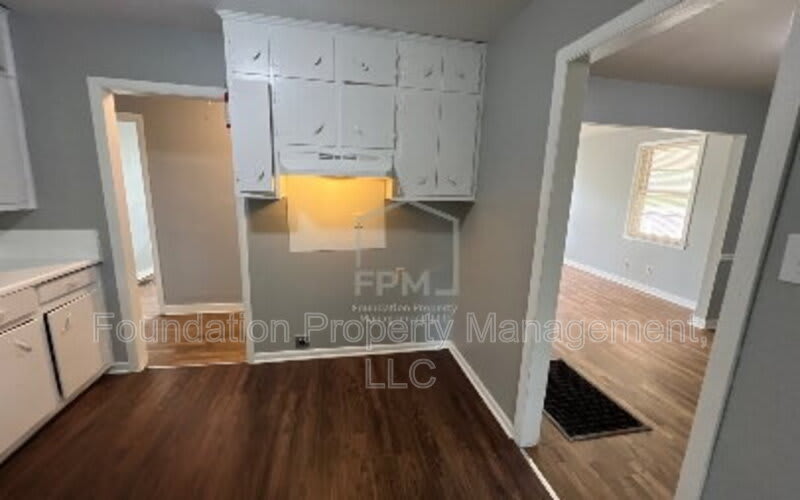 1700 Dabbs Avenue – photo 5