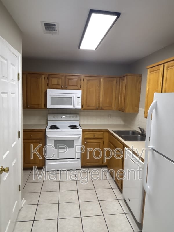 1115 Farley Circle – photo 5