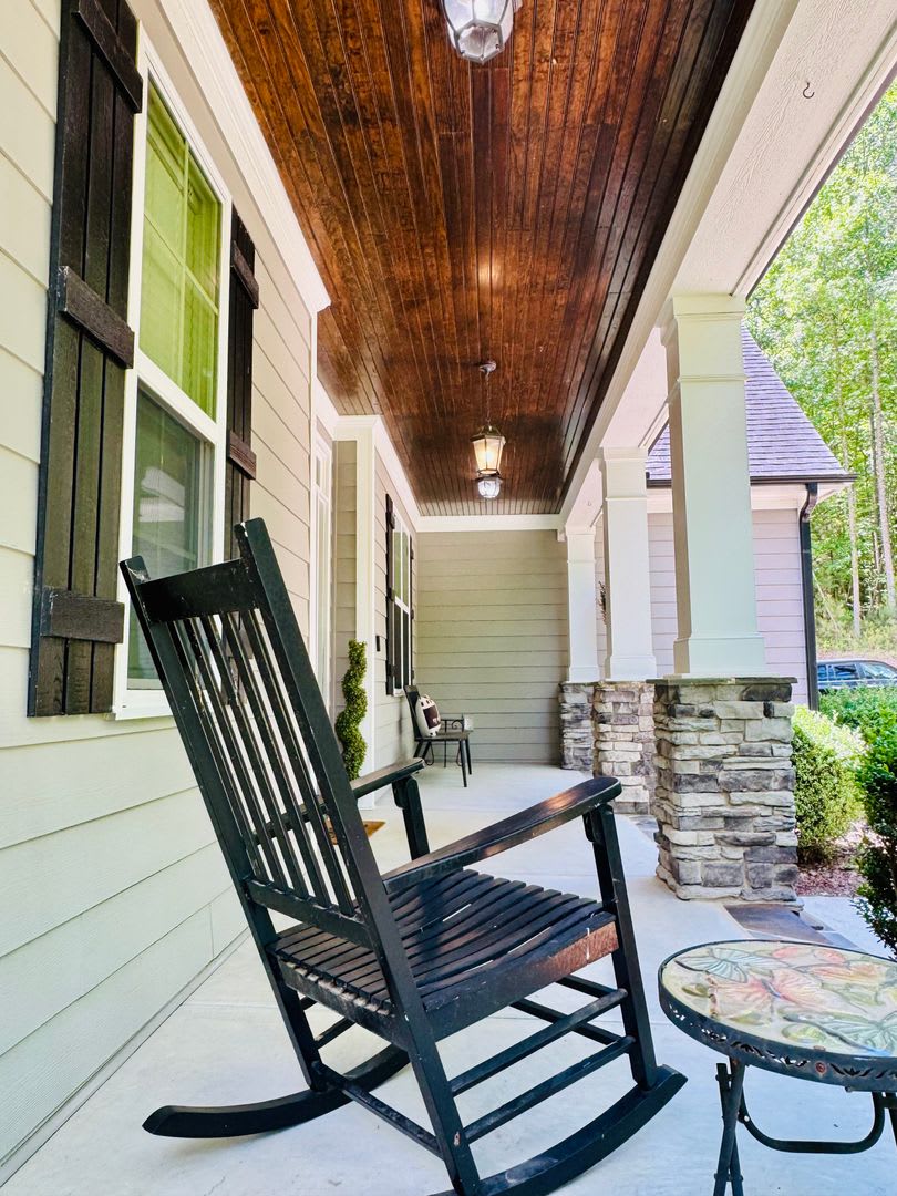 Beautiful Custom Built Home – photo 3