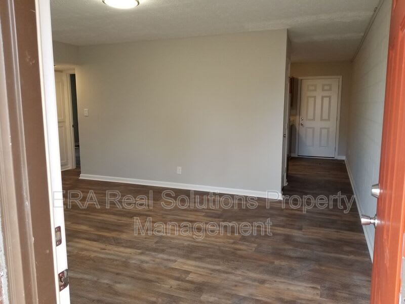 918 Rarig Ave – photo 2