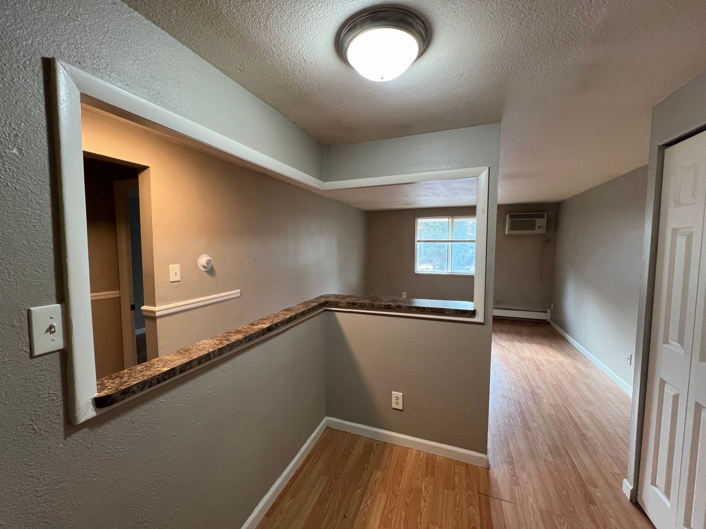 1 Bedroom 1 Bathroom Apartment In East Denver Move In Special – photo 4