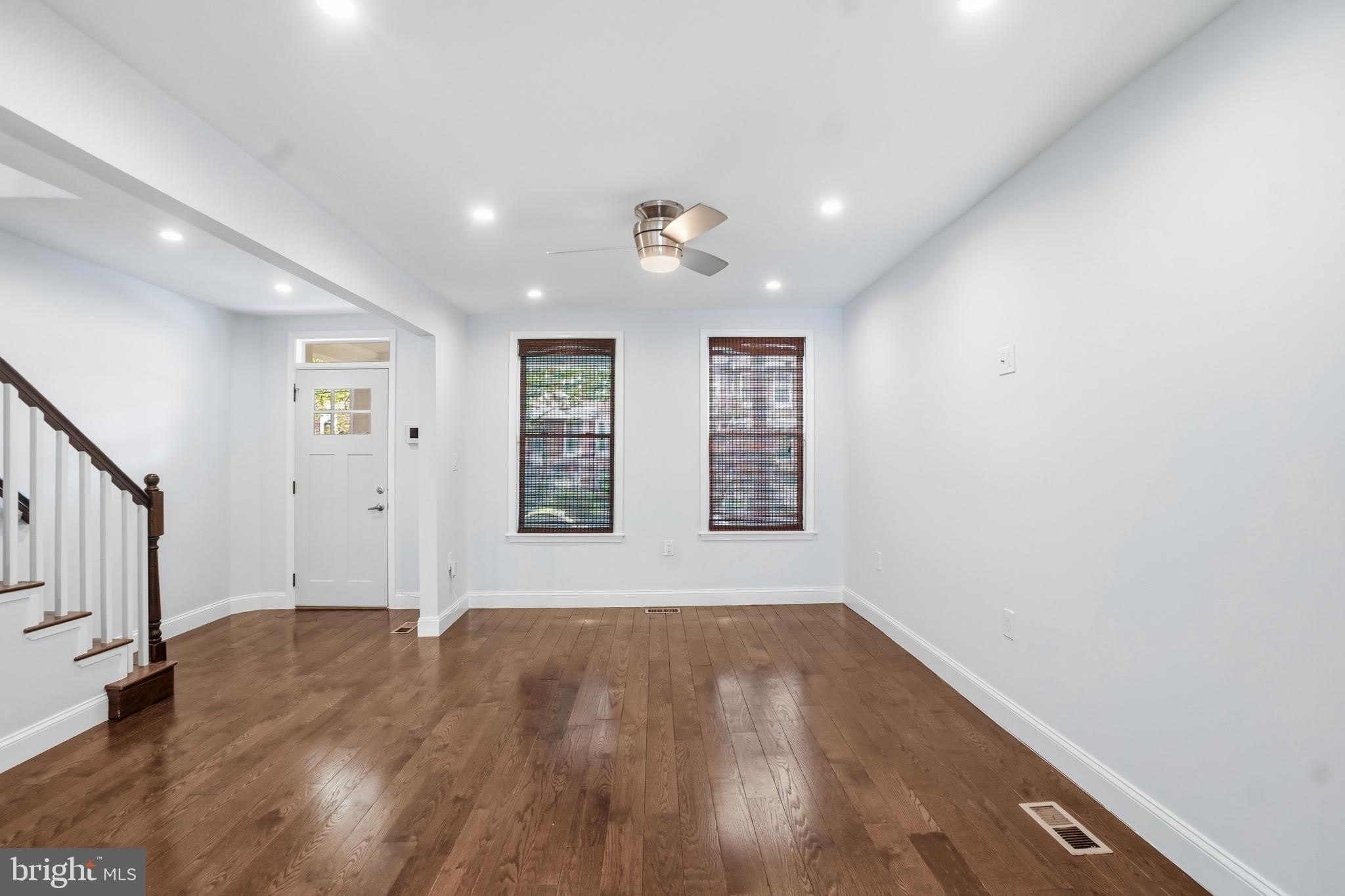 1118 Chicago Street Se – photo 2