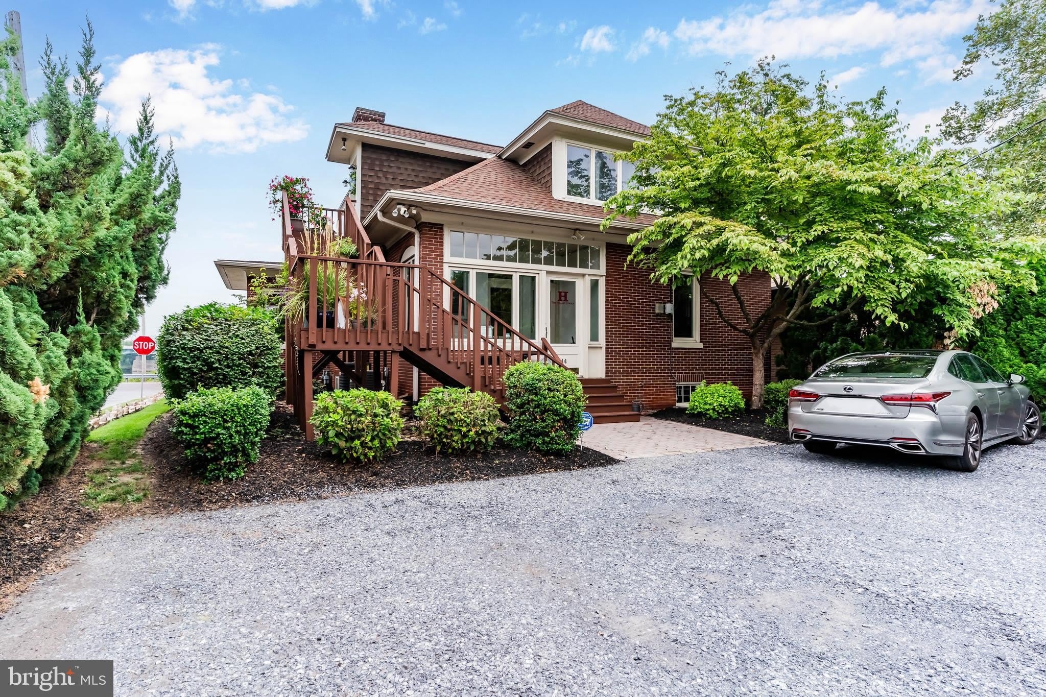 344 N FRONT Street – photo 4