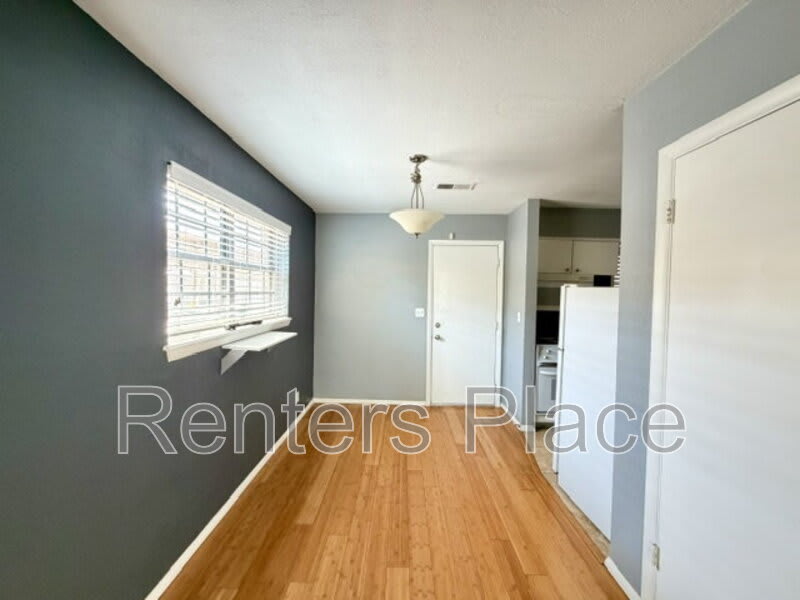 2418 E 59th Ct. – photo 4