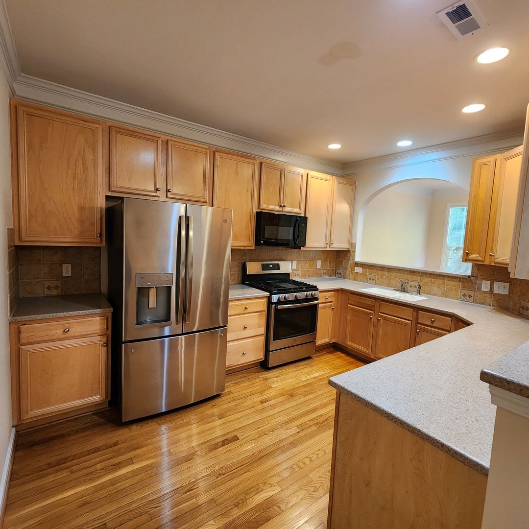 Spacious Townhome for Rent – photo 2
