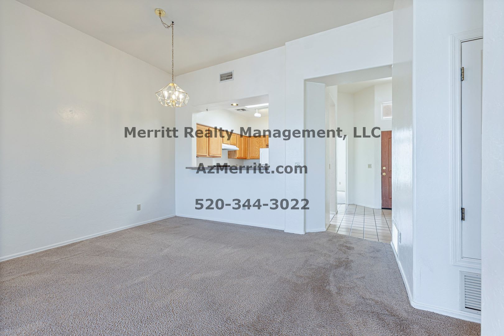 Fantastic 3 bdrm townhome near 1st Ave and Orange Grove, high ceiings, washer and dryer, and more – photo 4