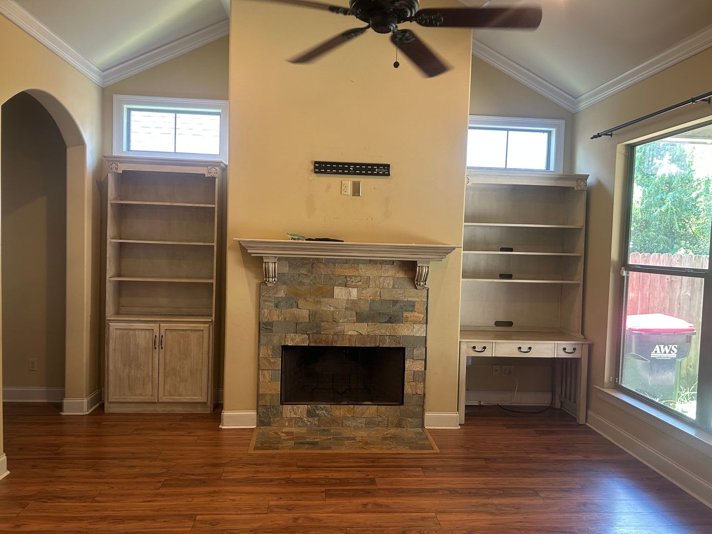 Beautiful 3-Bedroom, 2-Bath Home – Move-In Ready! – photo 4