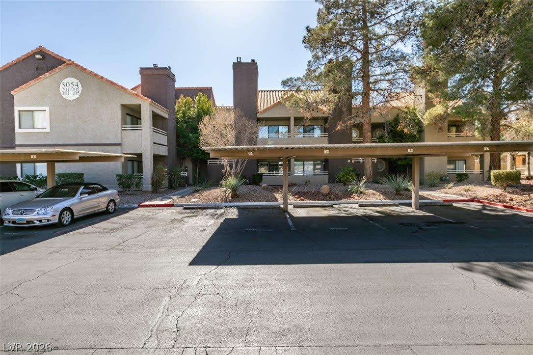 5054 S Rainbow Boulevard – photo 3