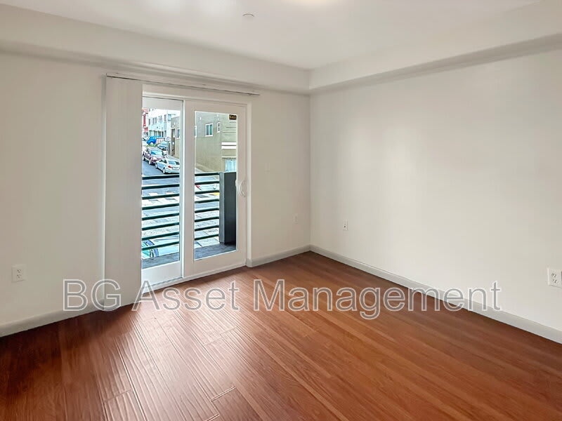 1459 MacArthur Blvd – photo 3