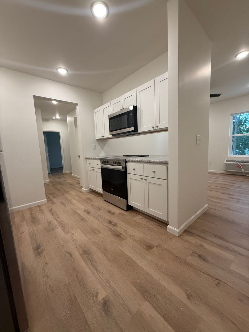 2 Bedroom 1 Bathroom Apartment – photo 3